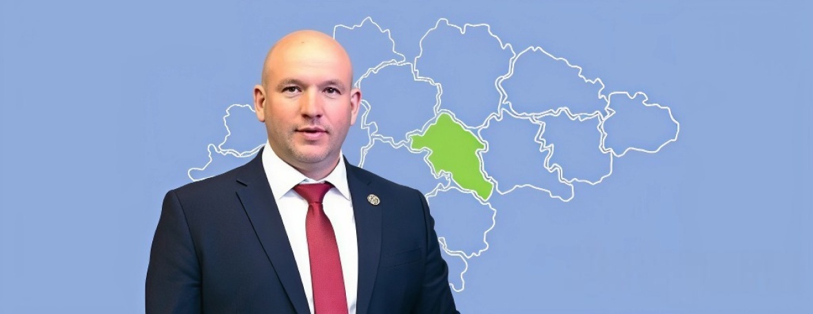Поздравляем Михайлова Дмитрия Владимировича с избранием на должность Главы Окуловского муниципального округа!