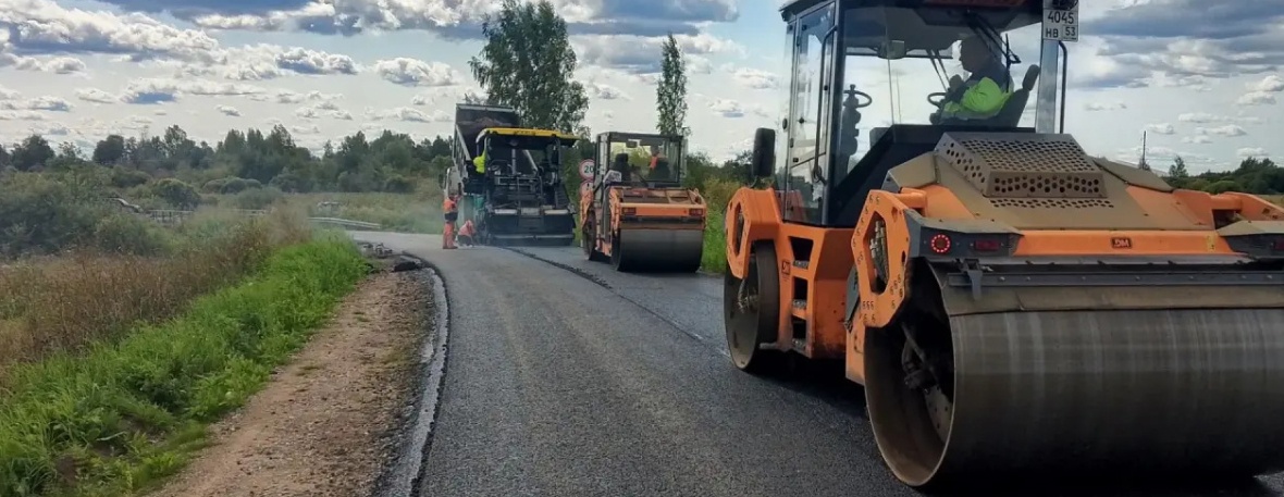 В Демянском округе завершается ремонт подъездных дорог к Ямникской школе